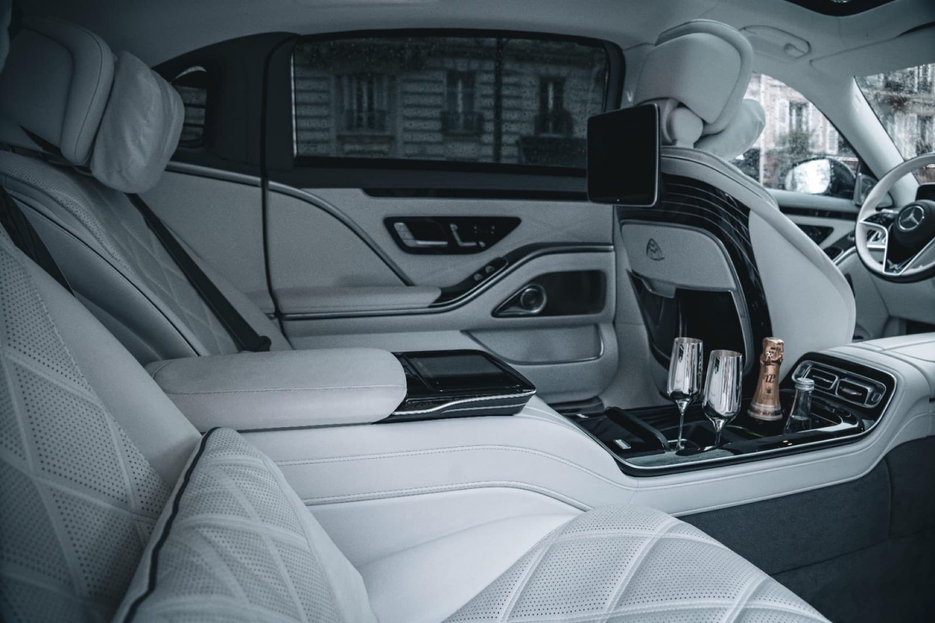 Luxury Chauffeur & VIP Transport